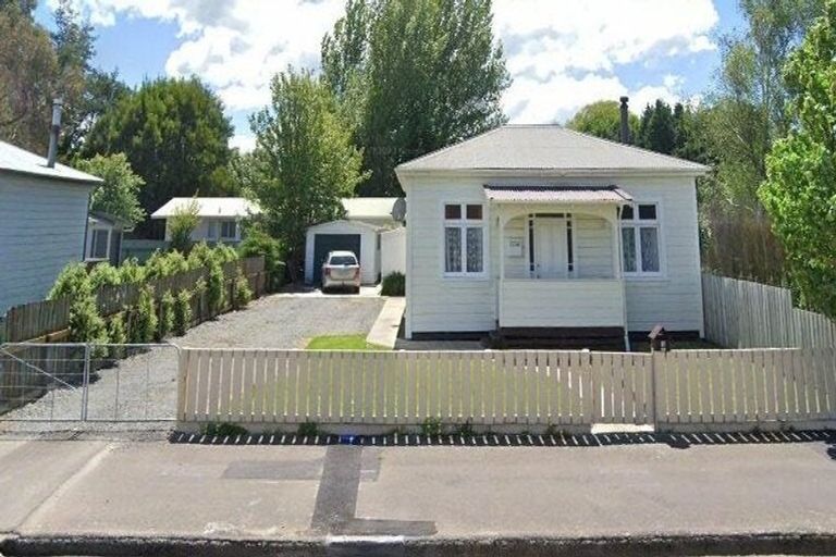 Photo of property in 18 Cole Street, Dannevirke, 4930