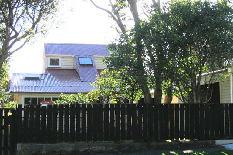 Photo of property in 402 Muritai Road, Eastbourne, Lower Hutt, 5013
