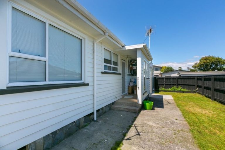 Photo of property in 160 Tukapa Street, Westown, New Plymouth, 4310