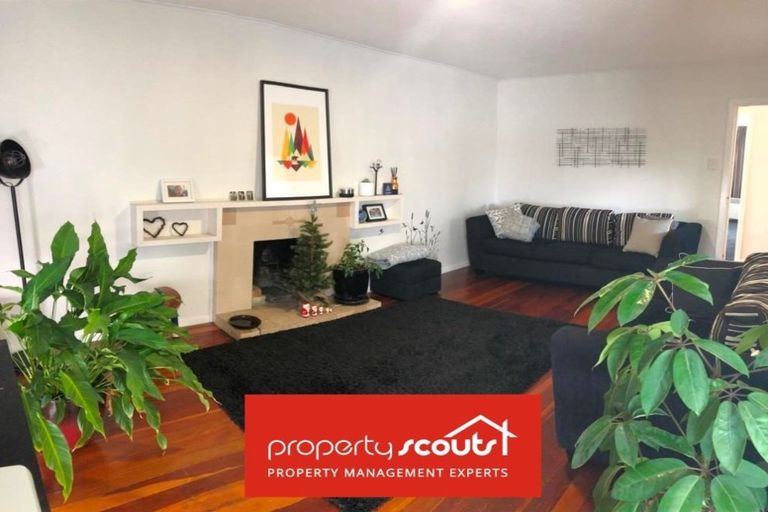 Photo of property in 1/70 Flanshaw Road, Te Atatu South, Auckland, 0610