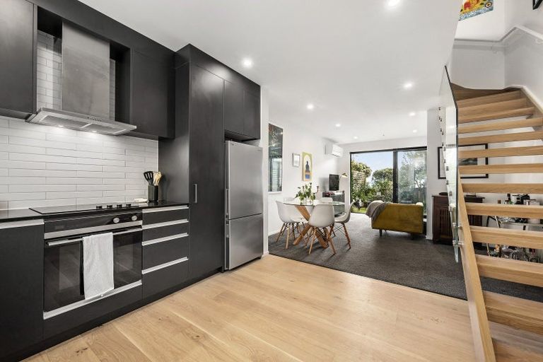 Photo of property in 4c Ferry Road, Days Bay, Lower Hutt, 5013