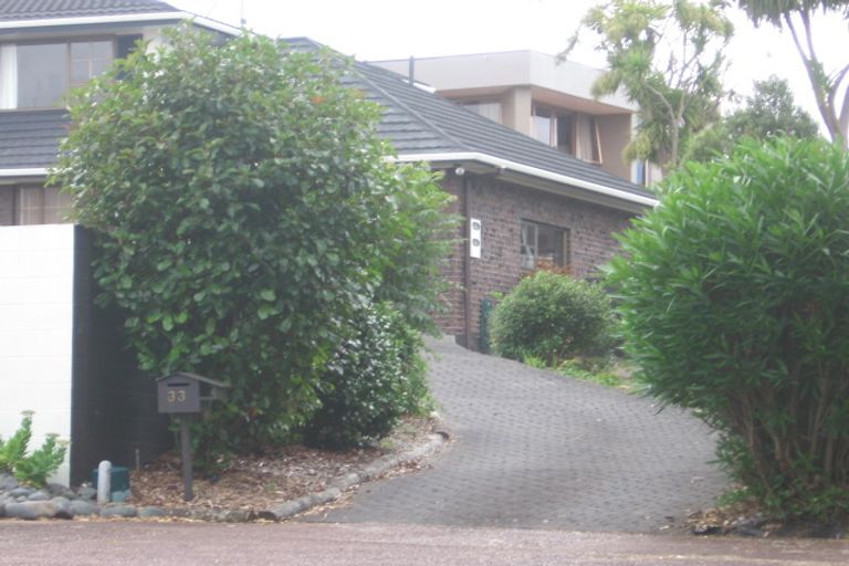 Photo of property in 35 James Evans Drive, Northcote, Auckland, 0627