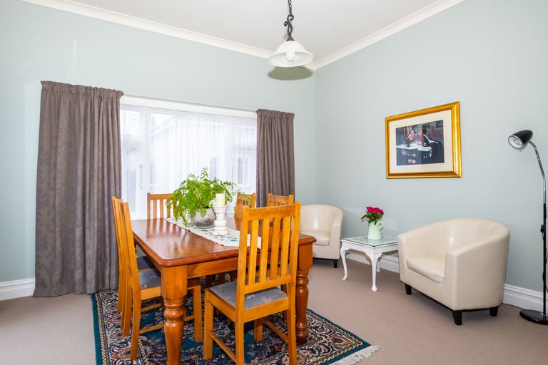 Photo of property in 290 Church Street, West End, Timaru, 7910