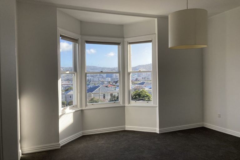 Photo of property in 31 Scarborough Terrace, Mount Victoria, Wellington, 6011