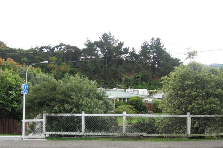 Photo of property in 40 Blue Mountains Road, Silverstream, Upper Hutt, 5019