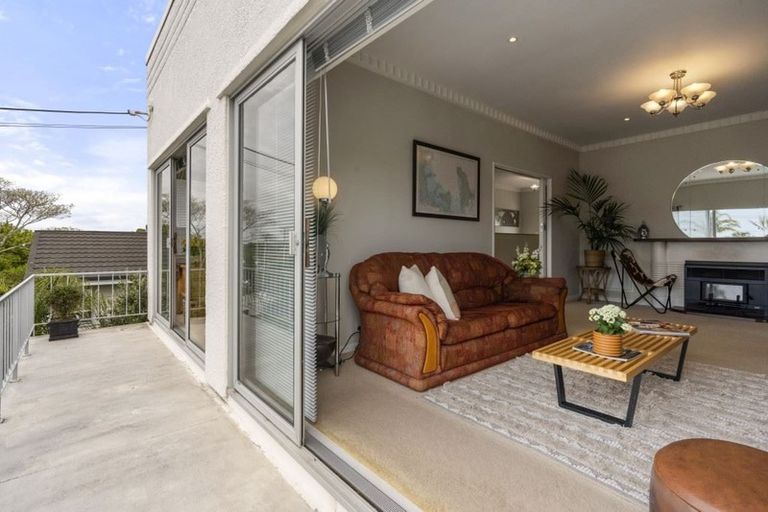 Photo of property in 19 Merani Street, Narrow Neck, Auckland, 0622