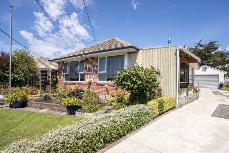 Photo of property in 214 Shortland Street, Aranui, Christchurch, 8061