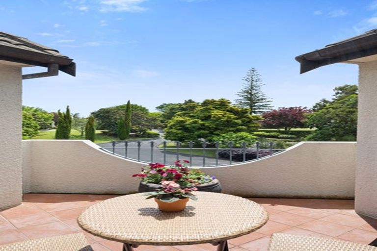 Photo of property in 33 Seymour Road, Mellons Bay, Auckland, 2014