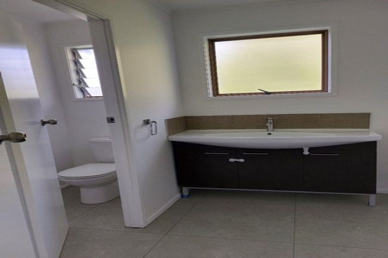 Photo of property in 183 Manuka Road, Bayview, Auckland, 0629