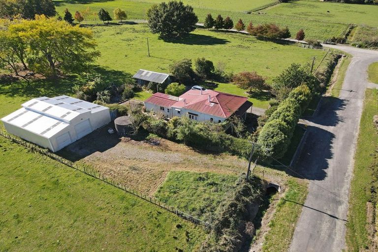 Photo of property in 6 George Street, Ohingaiti, Hunterville, 4785