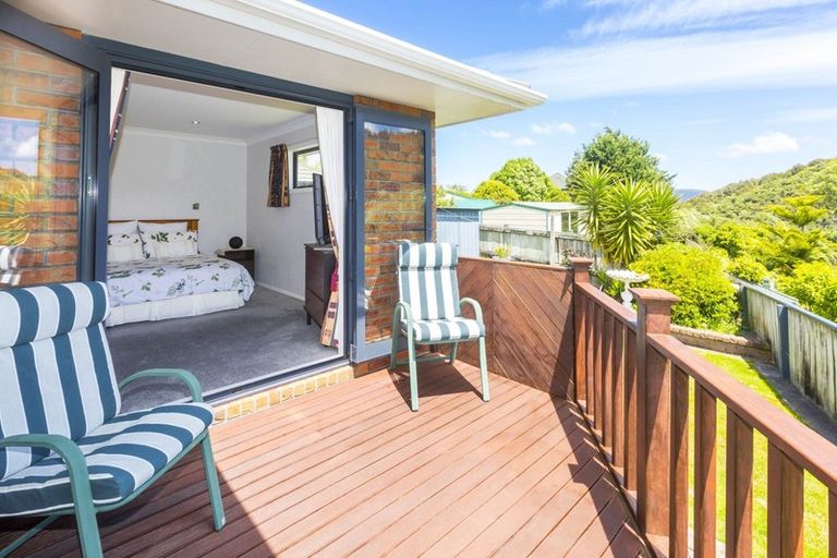 Photo of property in 20 Ormrod Grove, Riverstone Terraces, Upper Hutt, 5018