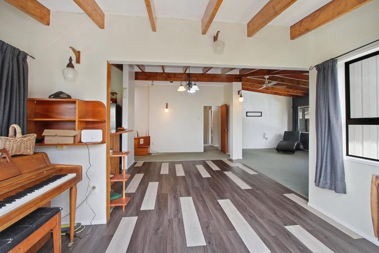 Photo of property in 9 Constable Road, Waiuku, 2123