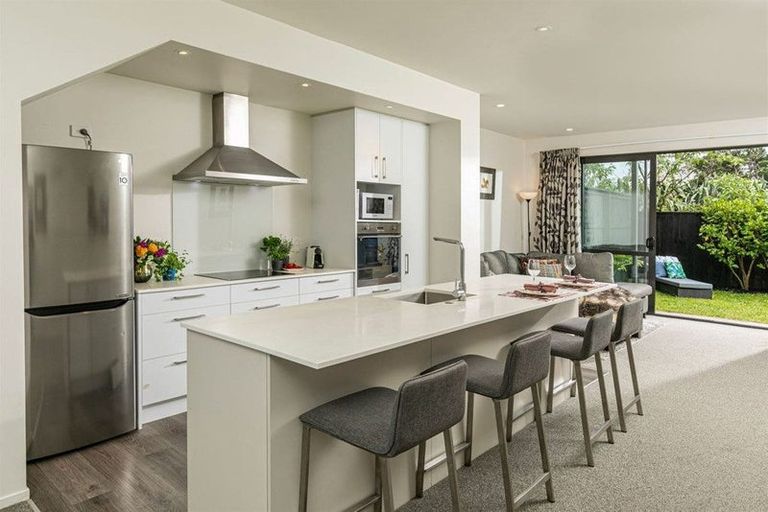 Photo of property in 21 Carder Court, Hobsonville, Auckland, 0618