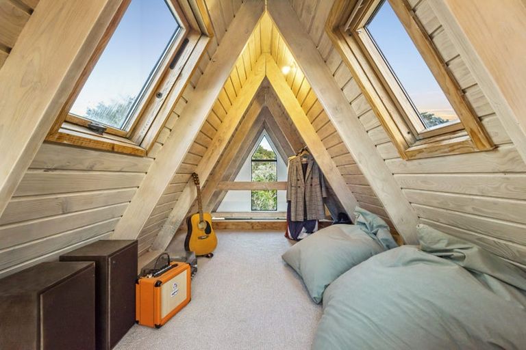 Photo of property in 1/5 Glenbush Place, Birkenhead, Auckland, 0626