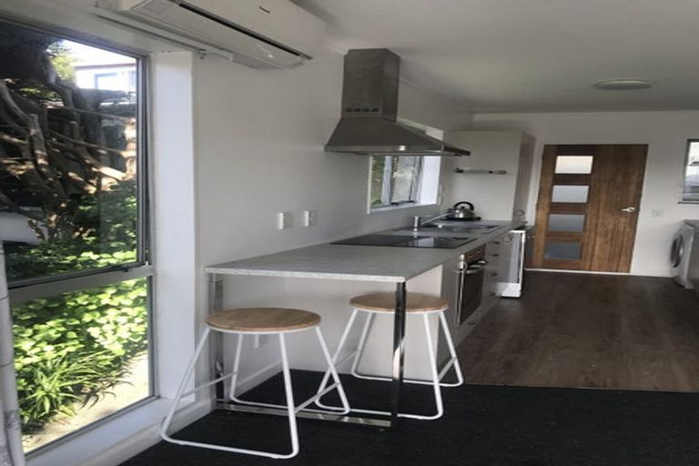 Photo of property in 2/12 Kenef Road, Paremata, Porirua, 5024