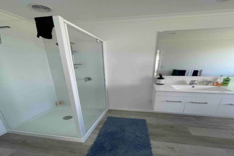 Photo of property in 5 Kahukaka Road, One Tree Point, 0118