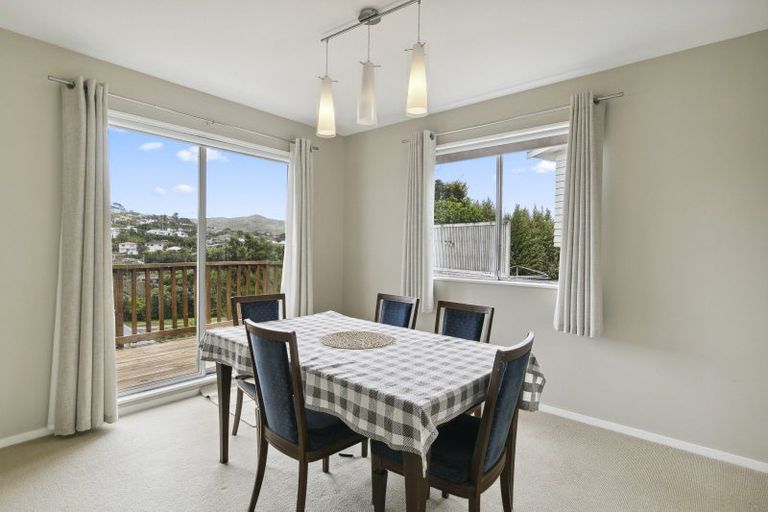 Photo of property in 12 Mcmahon Way, Paparangi, Wellington, 6037