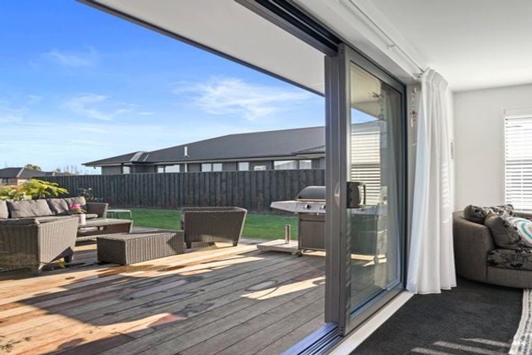 Photo of property in 21 Goldie Drive, Rangiora, 7400