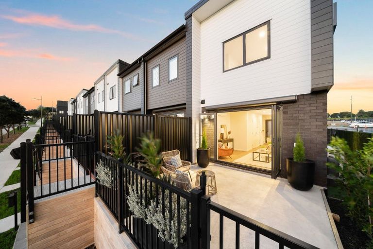 Photo of property in 13/10 Ngaroma House Drive, Hobsonville, Auckland, 0616