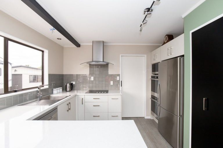 Photo of property in 20 Miller Place, Ngatea, 3503