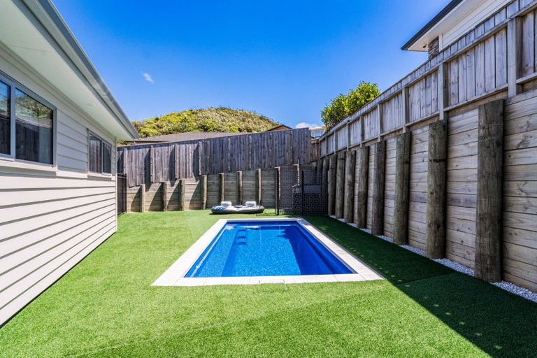 Photo of property in 24 Foxham Terrace, Churton Park, Wellington, 6037