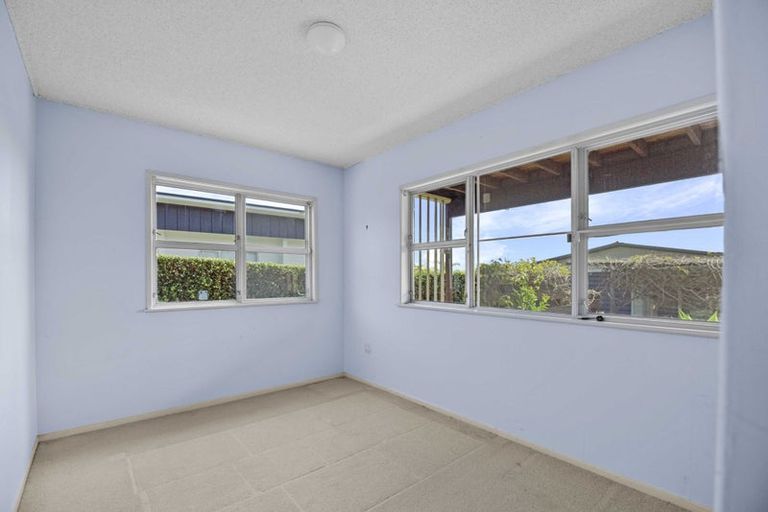 Photo of property in 42 De Luen Avenue, Tindalls Beach, Whangaparaoa, 0930