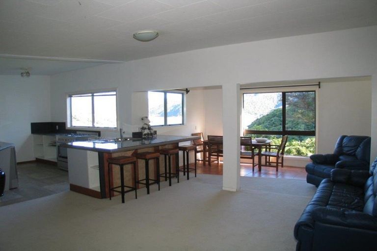 Photo of property in 13 Arthur Crescent, Waikawa, Picton, 7220
