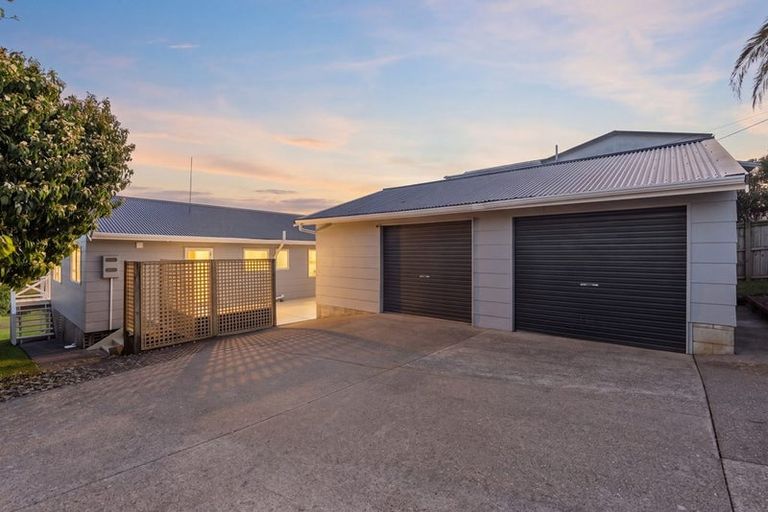 Photo of property in 31 Shakespear Road, Army Bay, Whangaparaoa, 0930
