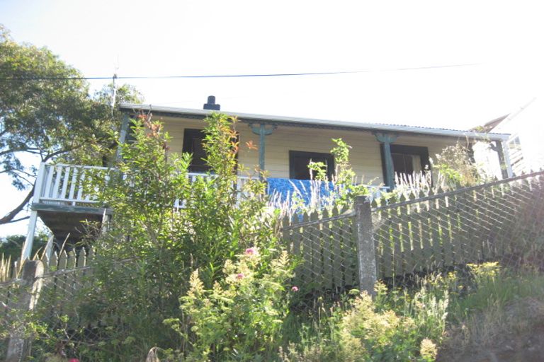 Photo of property in 37 Ticehurst Road, Lyttelton, 8082