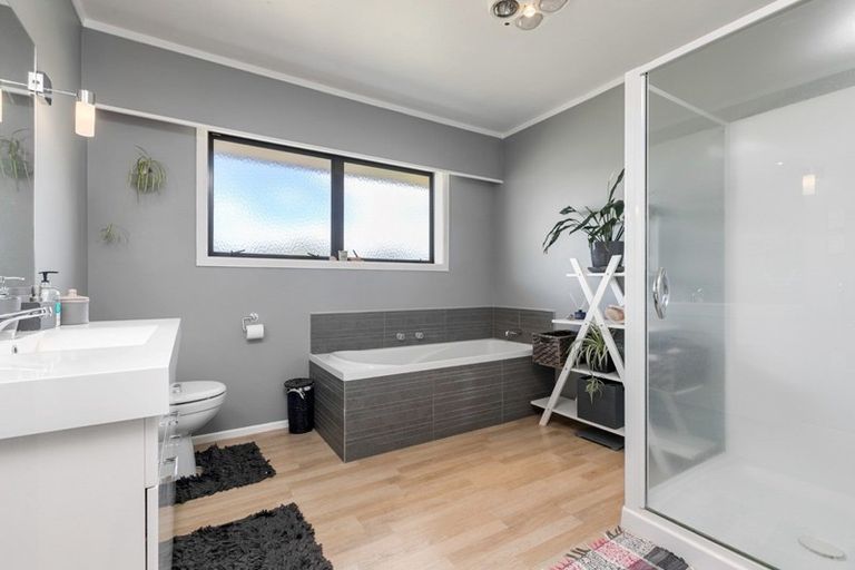 Photo of property in 50 Macloughlin Drive, Te Puke, 3119