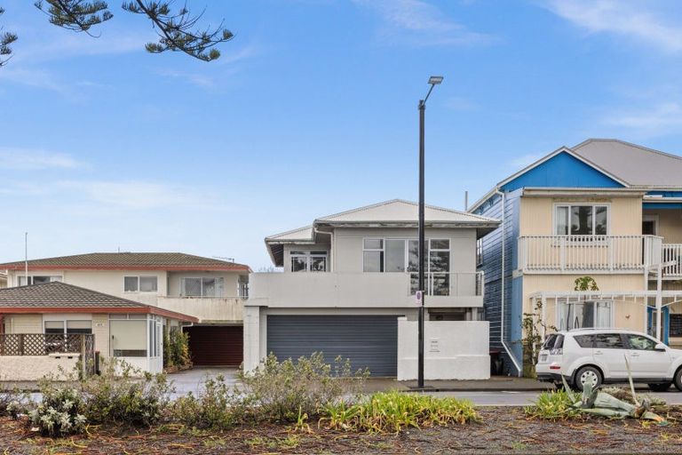 Photo of property in 473 Marine Parade, Napier South, Napier, 4110