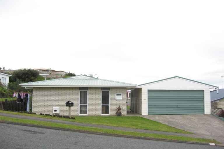 Photo of property in 6 Fantome Place, Whalers Gate, New Plymouth, 4310