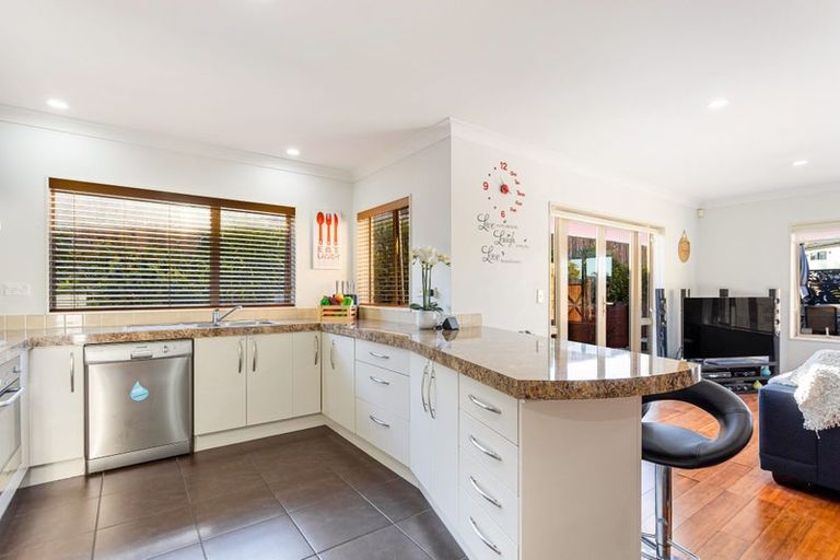 Photo of property in 21 Bradnor Meadows Drive, Swanson, Auckland, 0612