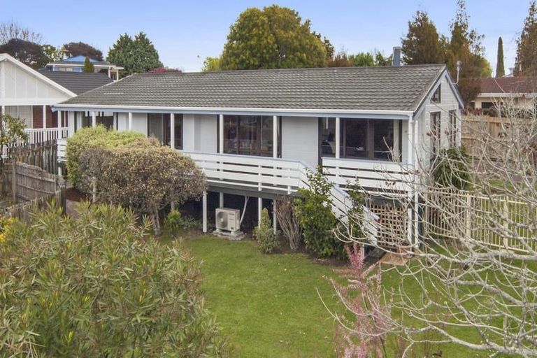 Photo of property in 10 Kitewao Street, Northcote, Auckland, 0627