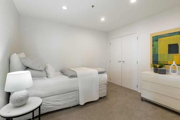 Photo of property in 4c/173 Hurstmere Road, Takapuna, Auckland, 0622