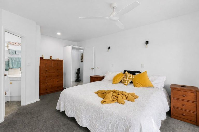Photo of property in 15e Puriri Avenue, Orewa, 0931