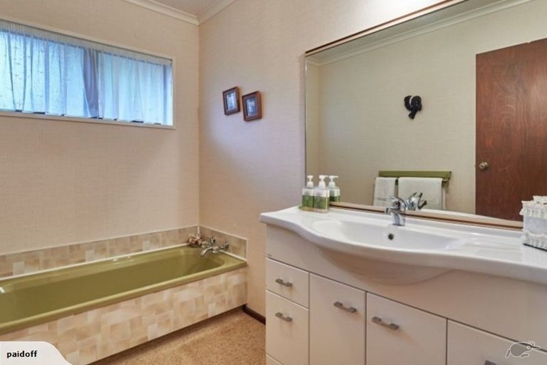 Photo of property in 22 Hind Place, Hokowhitu, Palmerston North, 4410