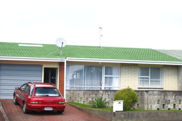 Photo of property in 11 Barrett Street, Westown, New Plymouth, 4310