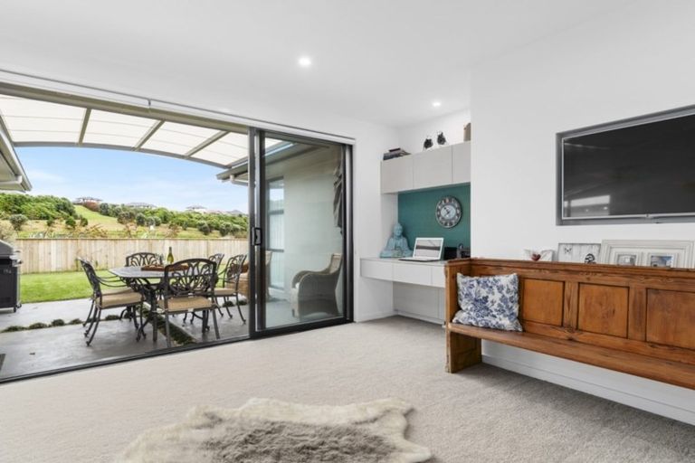 Photo of property in 3 Vantage Place, Omokoroa, 3114