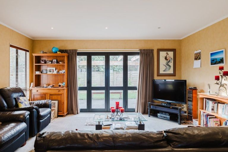 Photo of property in 15 Aspen Way, Kelvin Grove, Palmerston North, 4414