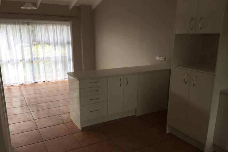 Photo of property in 1/77 Konini Road, Titirangi, Auckland, 0604