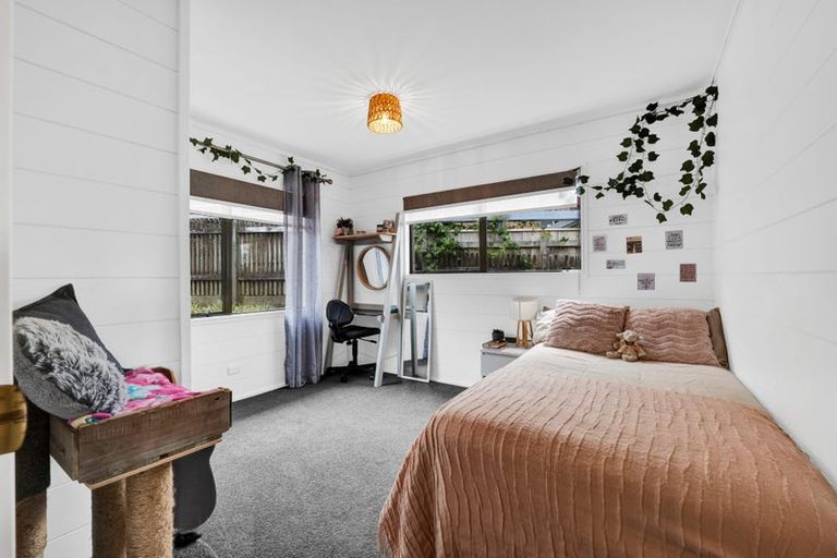 Photo of property in 23b Veale Road, Frankleigh Park, New Plymouth, 4310