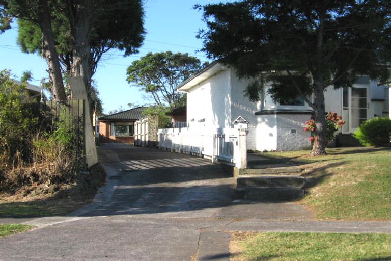 Photo of property in 8a Craigbank Avenue, New Lynn, Auckland, 0600
