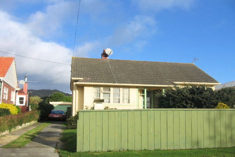 Photo of property in 22 Douglas Street, Waiwhetu, Lower Hutt, 5010