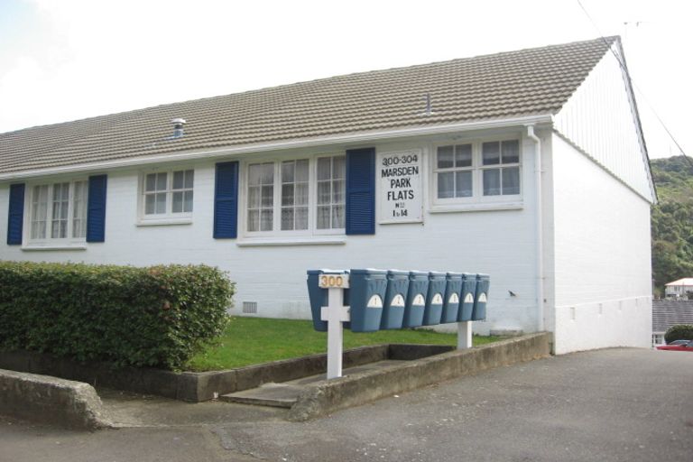 Photo of property in 300 Karori Road, Karori, Wellington, 6012