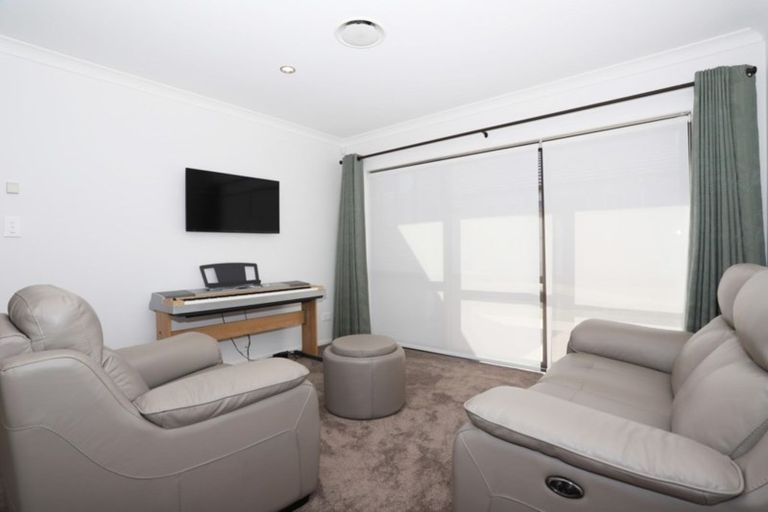 Photo of property in 68 Manuel Road, Silverdale, 0932