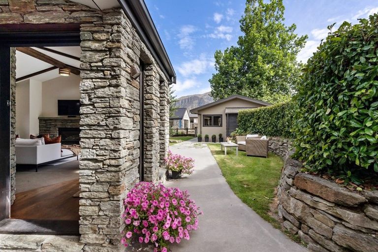 Photo of property in 94 Centennial Avenue, Arrowtown, 9302