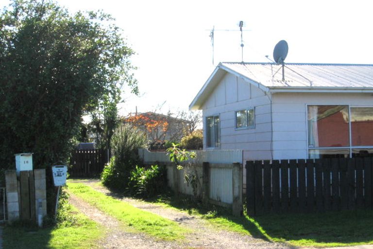 Photo of property in 18b Kiharoa Street, Otaki Beach, Otaki, 5512