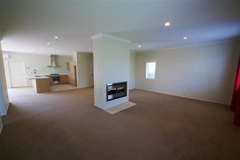 Photo of property in 3 Cornwall Place, Karaka, Papakura, 2113