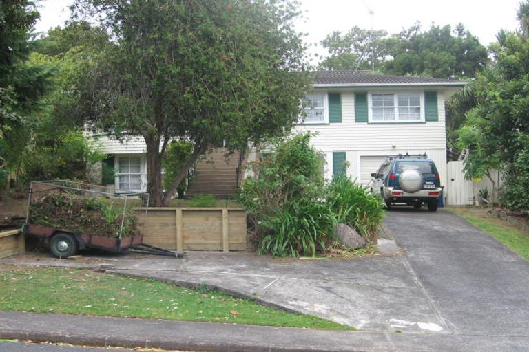 Photo of property in 14 Sovereign Place, Glenfield, Auckland, 0629